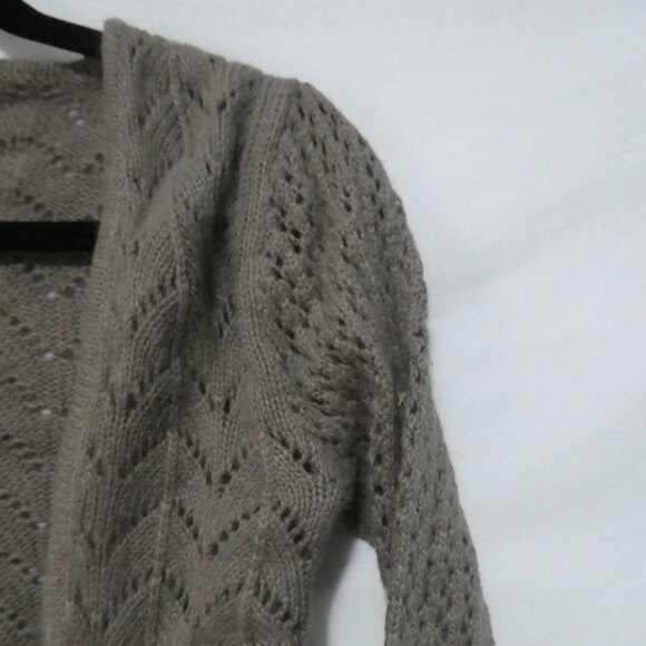 MASSIMO | small | Chic Crochet Cropped Cardigan - Picture 5 of 16